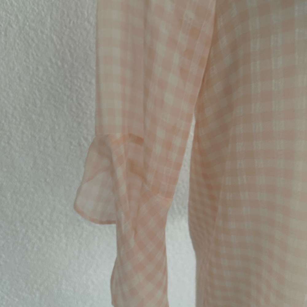 Calvin Klein Soft Pink and White Fabric - Picture 2 of 4